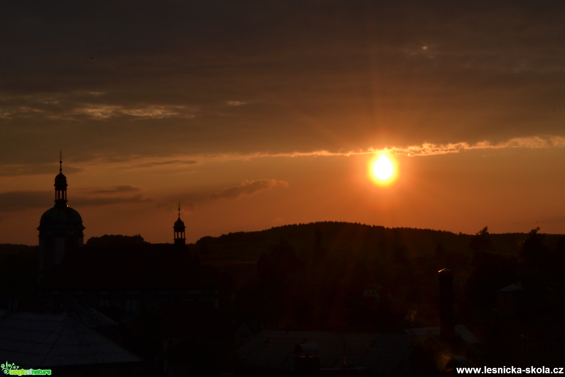 Západ slunce nad Šluknovským kostelem - Foto David Hlinka