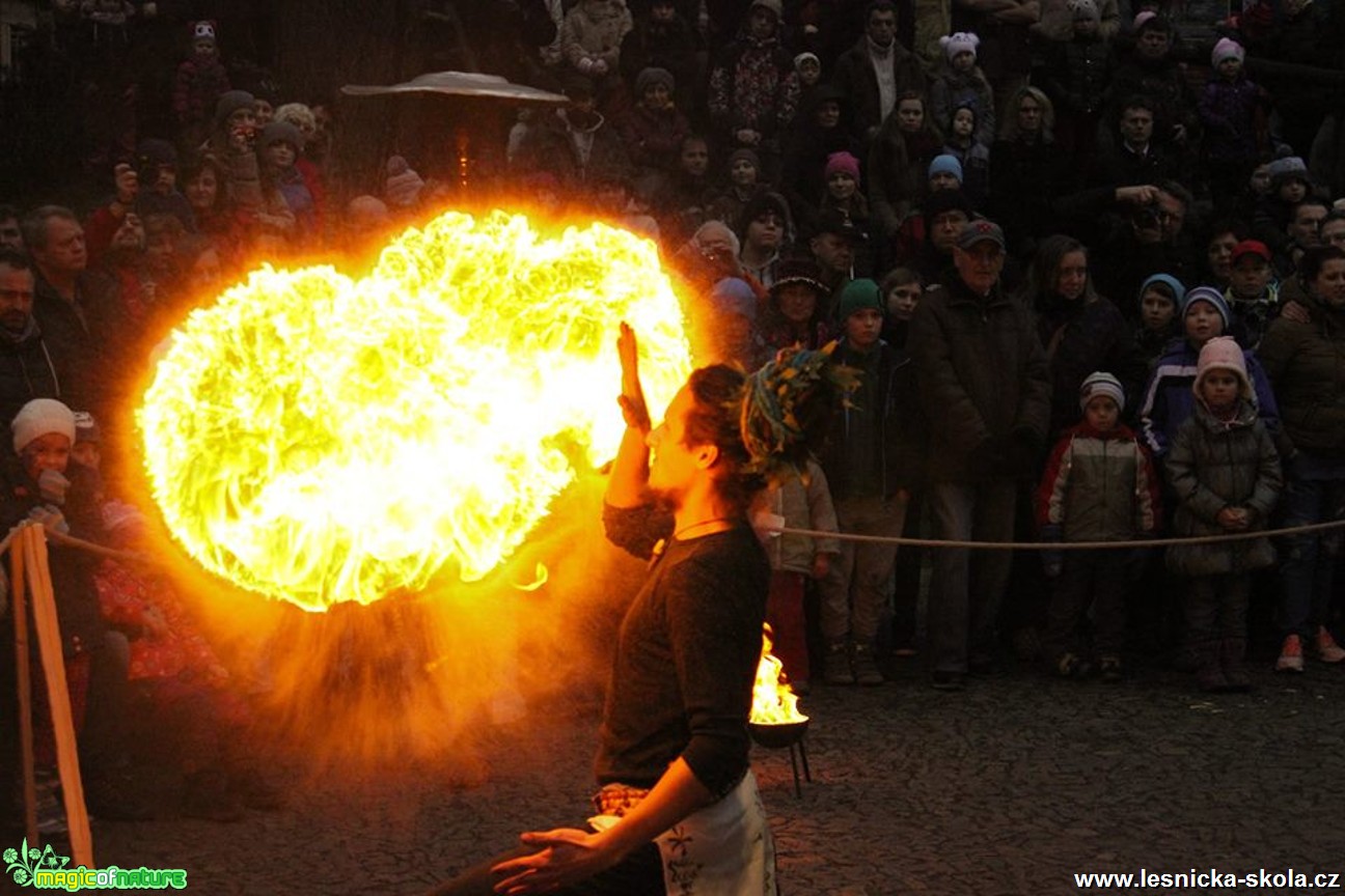 Čarování s ohněm - Foto Ladislav Jonák
