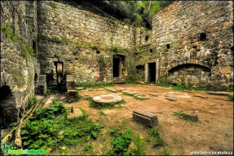 Dolský mlýn ,uvnitř zdí - Foto Petr Germanič