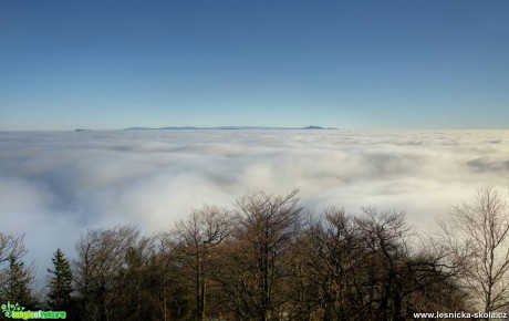 V mlžném moři - Foto Petr Germanič