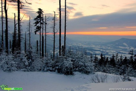 Večerní mrazivé Beskydy z Lysé hory 10.1. 2017 - Foto Jan Valach (3)