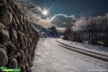 Cesta lemovaná kamenem - Foto Jozef Pitoňák 0217