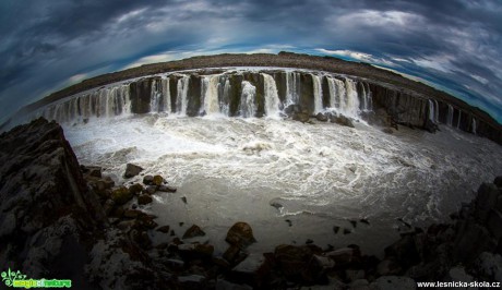 Spodní část vodopádu Gódafoss u města Akureyri - Foto Ladislav Hanousek