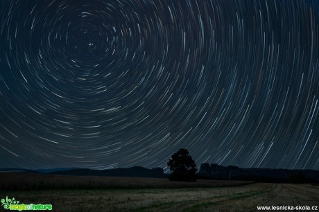 Hvězdná obloha nad kaňonem Labe - Foto Filip Holič 1017