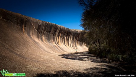 Wave Rock u města Hyden v západní Austrálii - Foto Ladislav Hanousek 0219