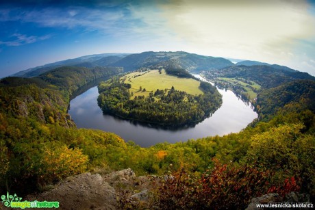 Solenická podkova Vltavy z vyhlídky Na Altánku - Foto Ladislav Hanousek 0219