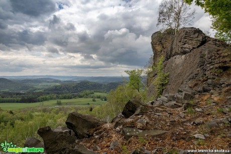 Stříbrný vrch nad vesničkou Líska - Foto Petr Germanič 0519