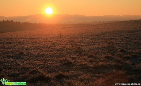 7. 11. vychází slunce nad Vysočinou - Foto Ladislav Jonák 1218