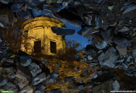 Odraz ve vodě - Foto Marie Vykydalová 1119