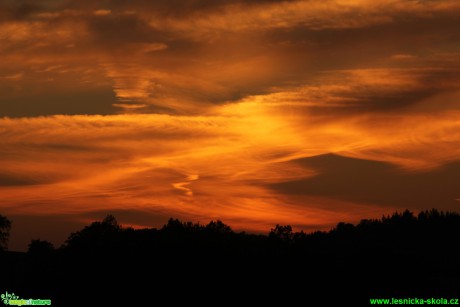 Západ slunce za městem - Foto Gerd Ritschel (1)