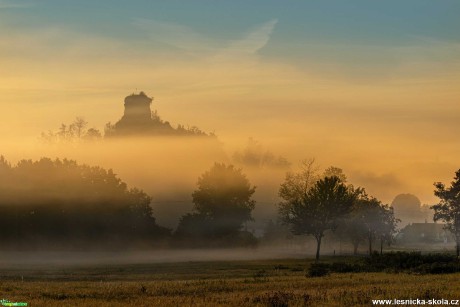 Svítá u Jestřebí - Foto Petr Germanič 1020