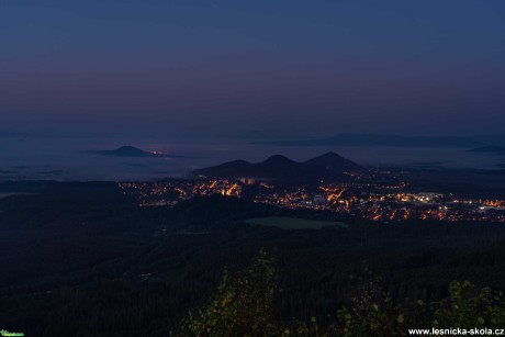 Noční Nový Bor z Klíče - Foto Petr Germanič 0921