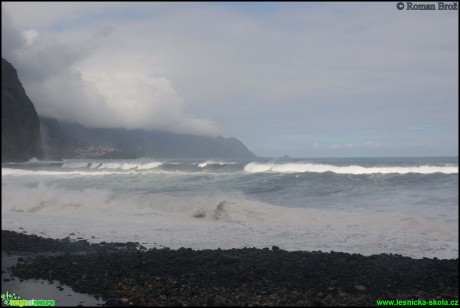 Madeira - pobřeží u Porto Monitz - Foto Roman Brož (16)