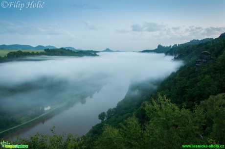 Pohled z Kleine Bastei na Bad Schandau v 3,31 hod - Foto Filip Holič