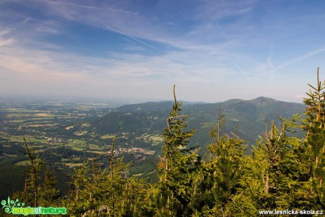 Výhled ze Smrku na Ostravici a Lysou horu - Foto Jan Valach