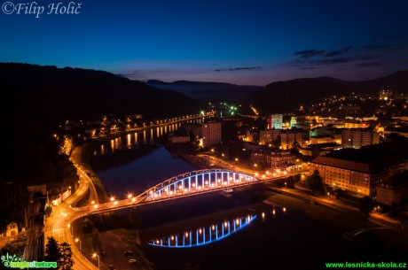 Na slunce čekající tyršův most v Děčíně - Foto Filip Holič