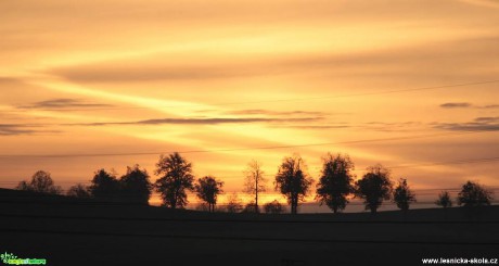 Východ slunce na dušičky u Jihlavy - Foto Ladislav Jonák (4)