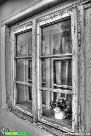 Okno z časů minulých - Foto Jana Vondráčková