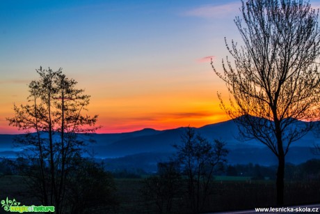 Východ slunce nad Huntířovem - Foto David Hlinka