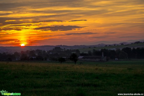 Slunce vychází nad Křečany - Foto David Hlinka