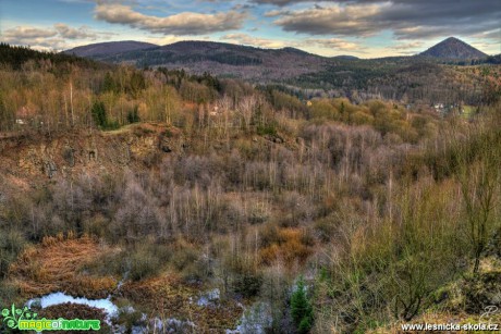 Nad lomem s výhledem na Klíč - Foto Petr Germanič