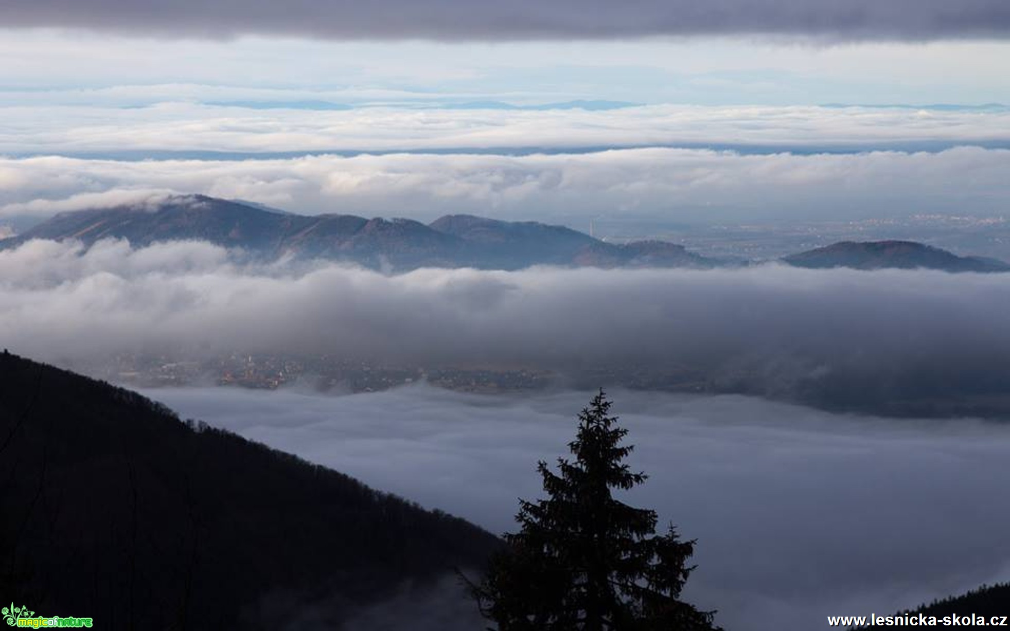 Nízká a vysoká oblačnost z Kněhyně - Foto Jan Valach