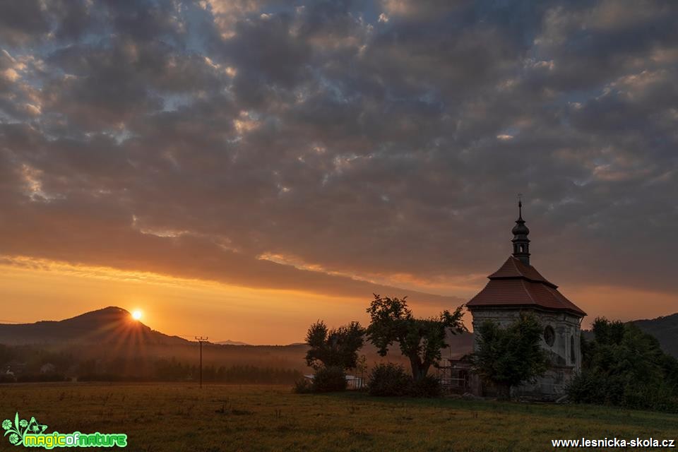 Svítání u kapličky Sloupské - Foto Petr Germanič 0918