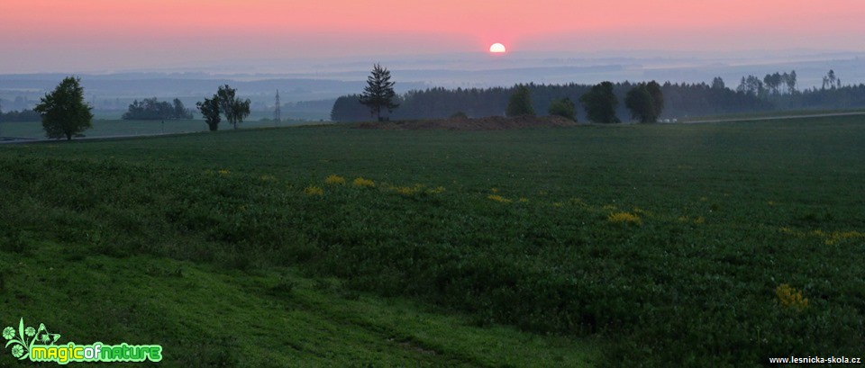 Květnový východ nad Žďárskými vrchy - Foto Ladislav Jonák 0519