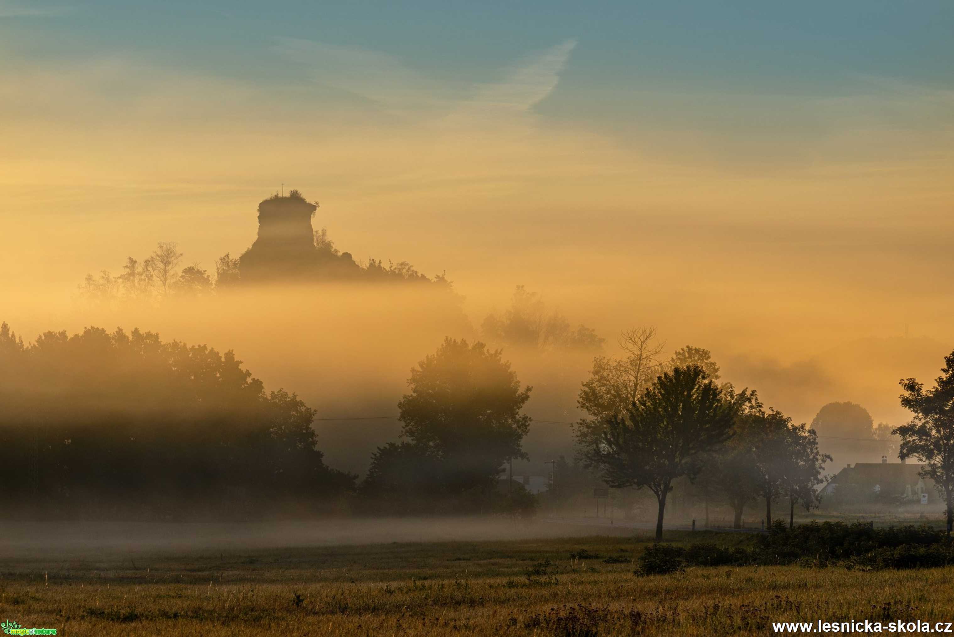 Svítá u Jestřebí - Foto Petr Germanič 1020