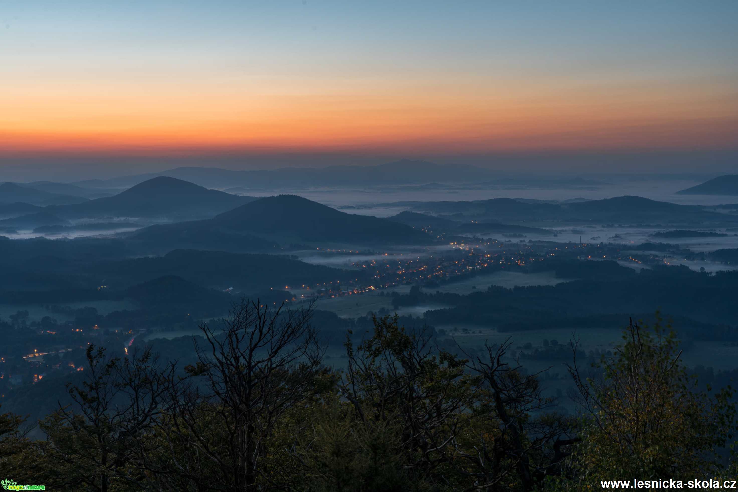 Začíná svítat - Cvikov - Foto Petr Germanič 0921