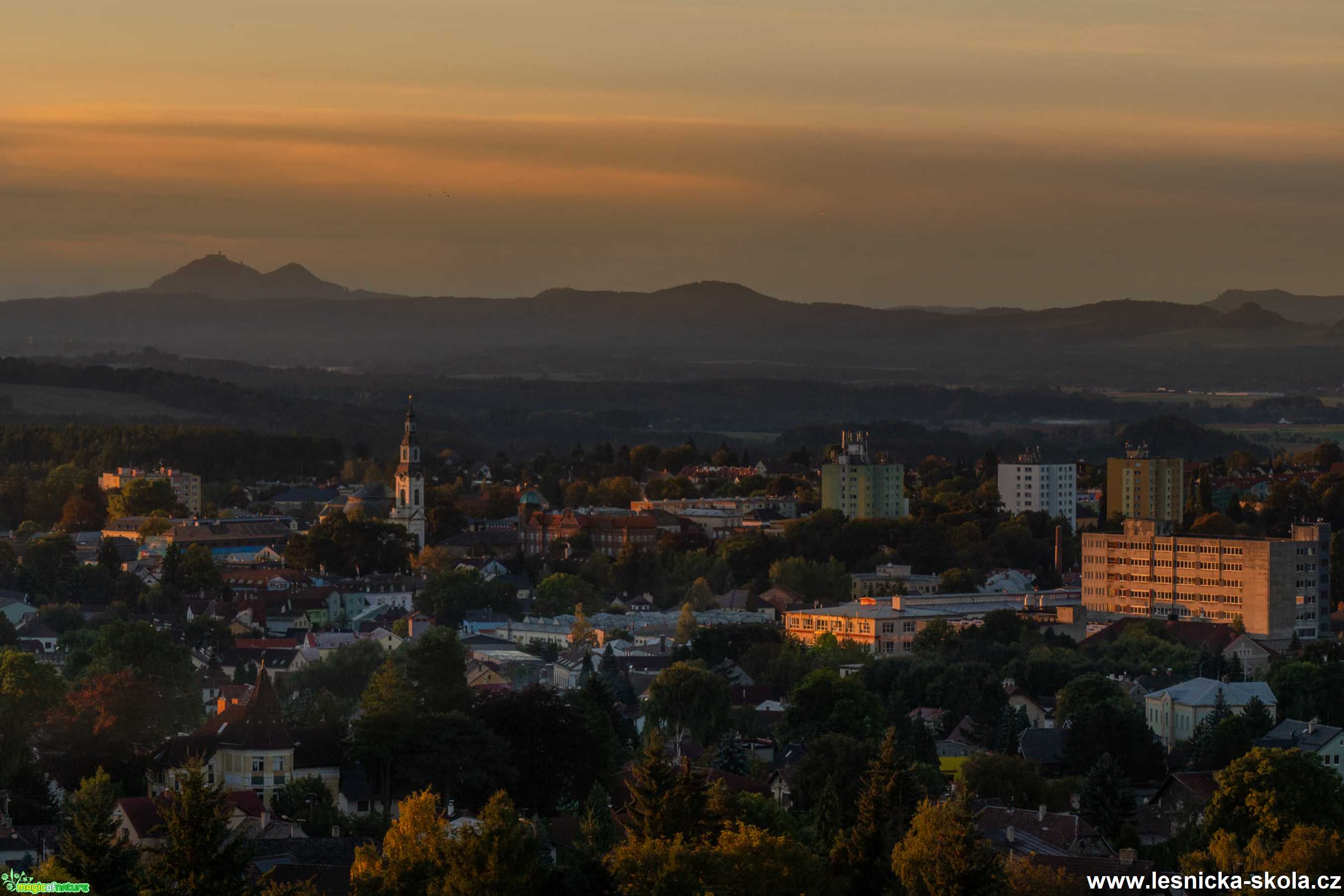 Nový Bor při svítání - Foto Petr Germanič 1021