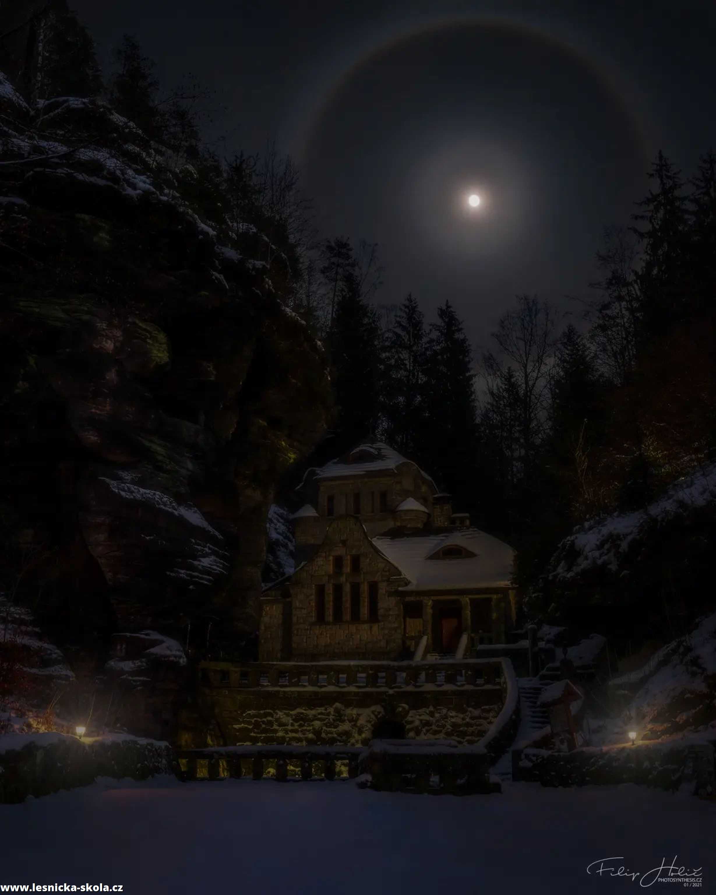 Halo nad plynárnou - Foto Filip Holič 1022