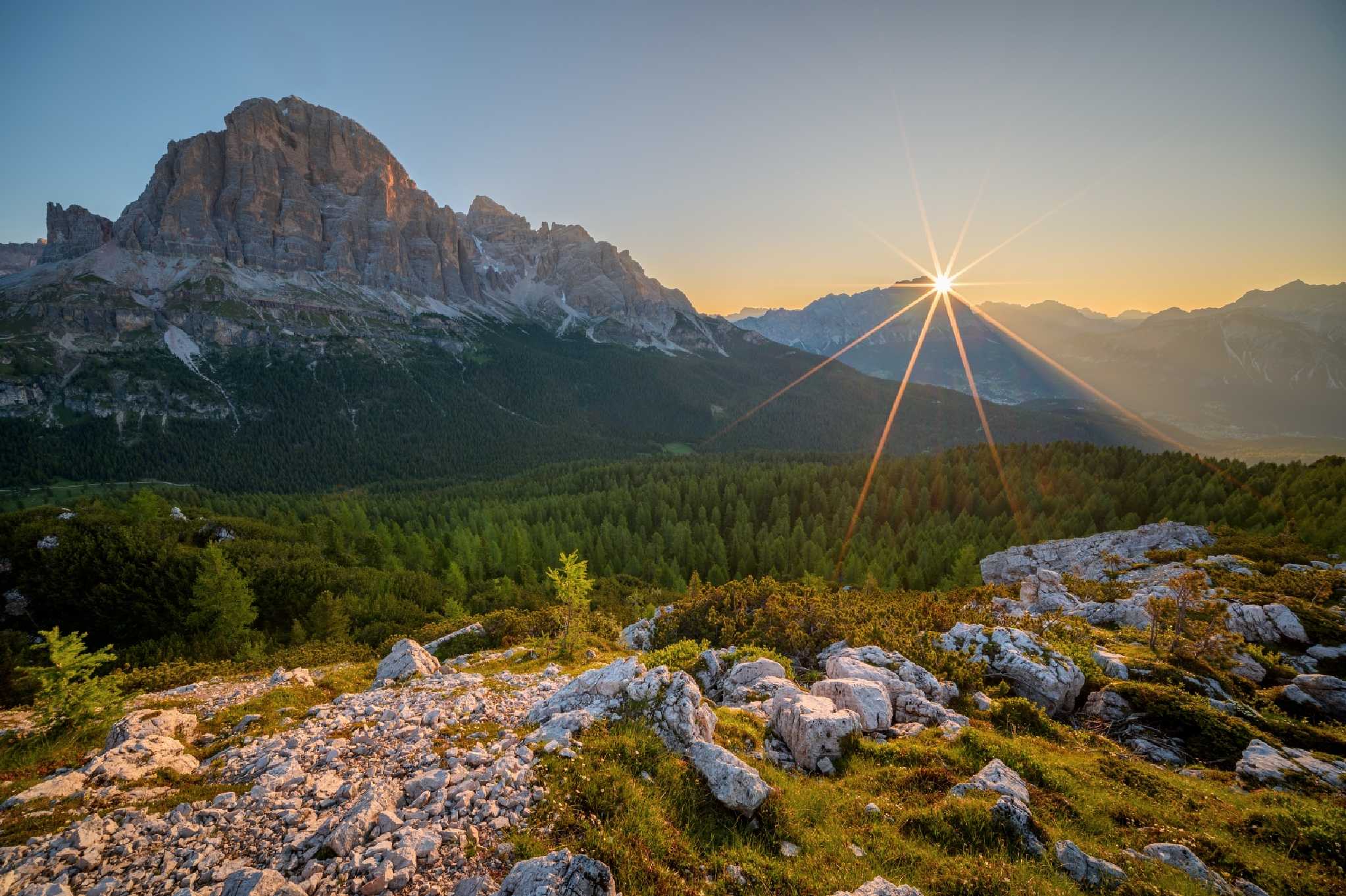 Ráno u Cinque Torri a pohled na Tofanu di Rozes - Foto Petr Kovář 1123