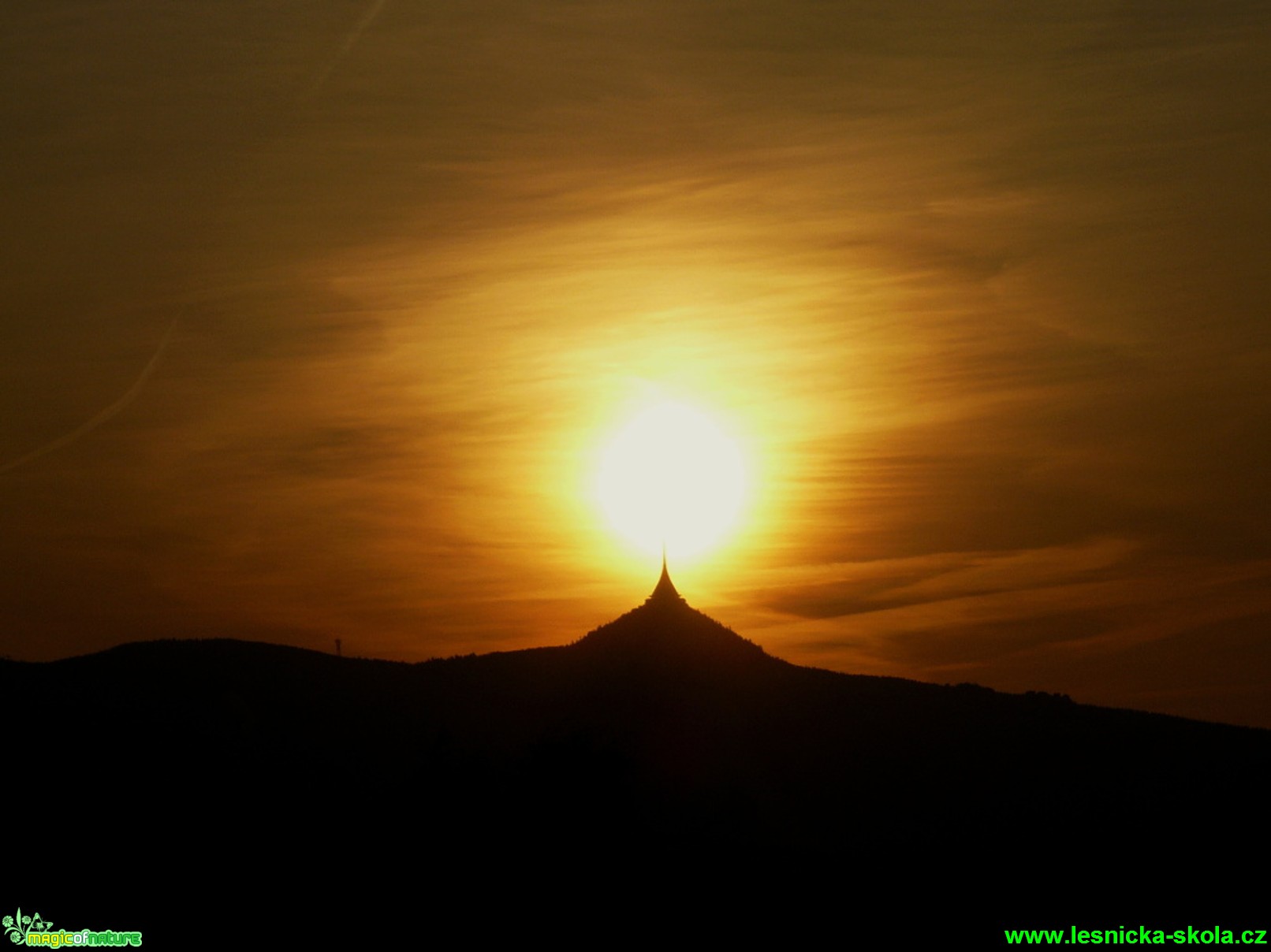 Západ slunce nad Ještědem - Foto Pavel Stančík