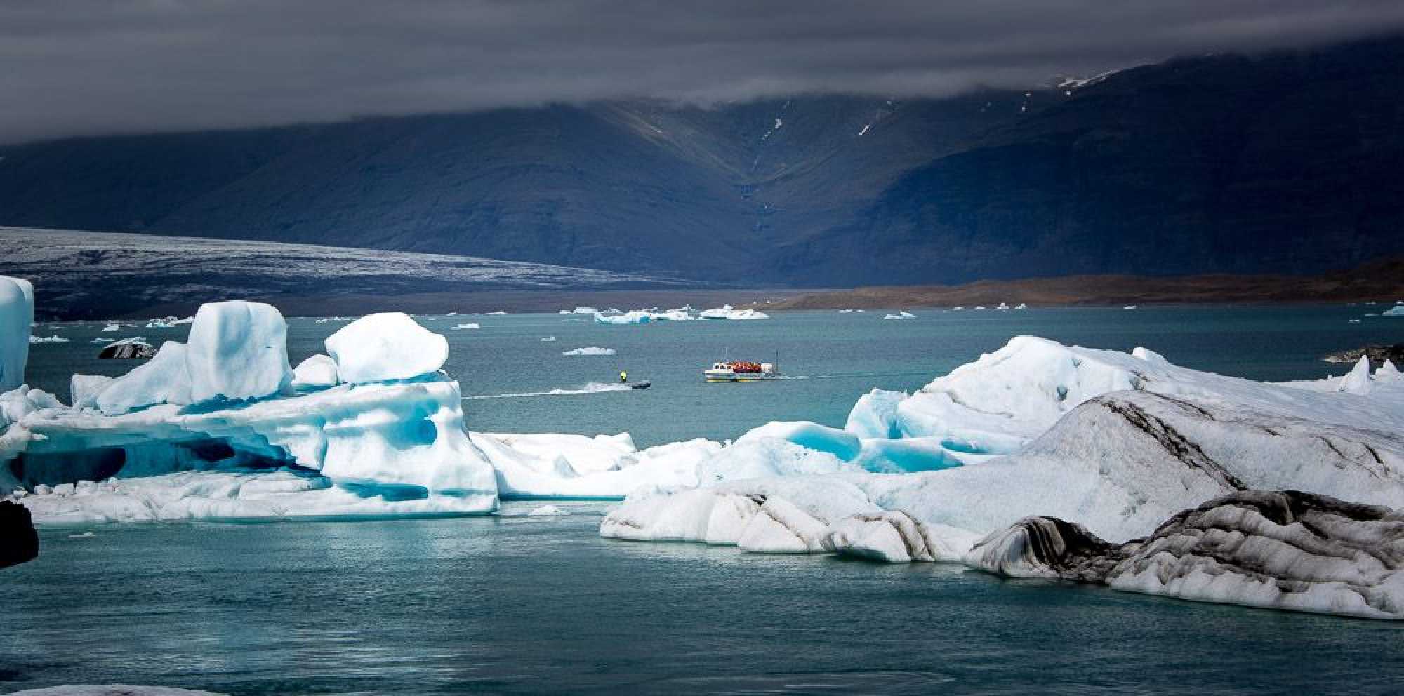 Mezi krami na jezeře Jokulsárlón - Foto Ladislav Hanousek 0125
