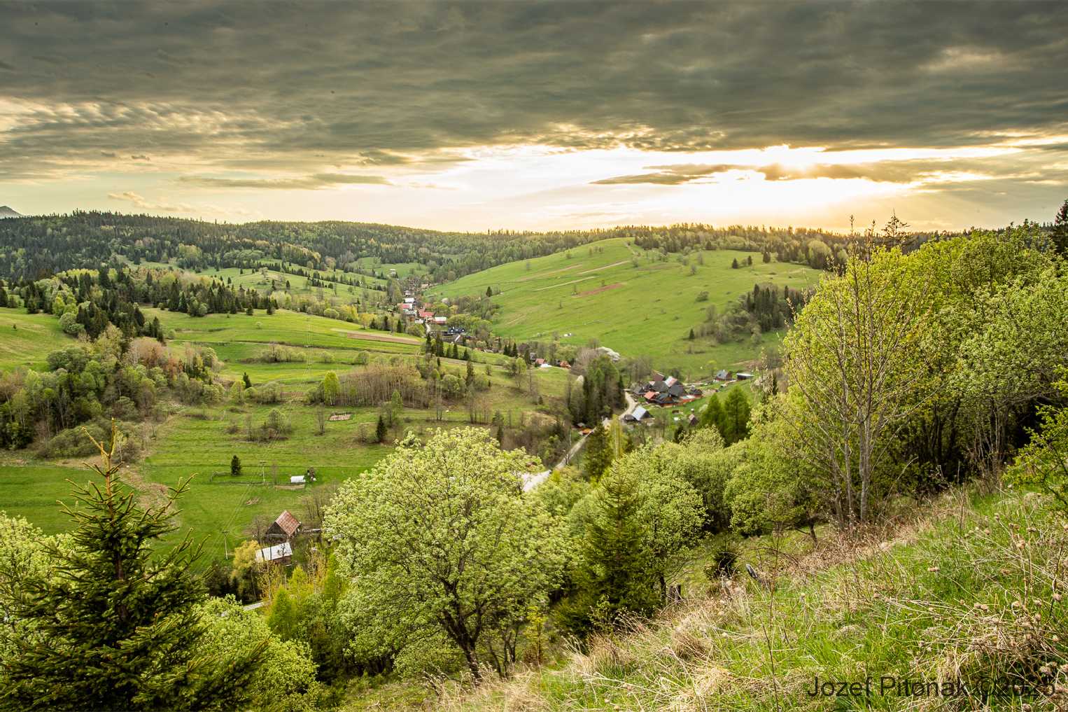 Západ slnka nad Osturňou - Foto Jozef Pitoňák 0525 (2)
