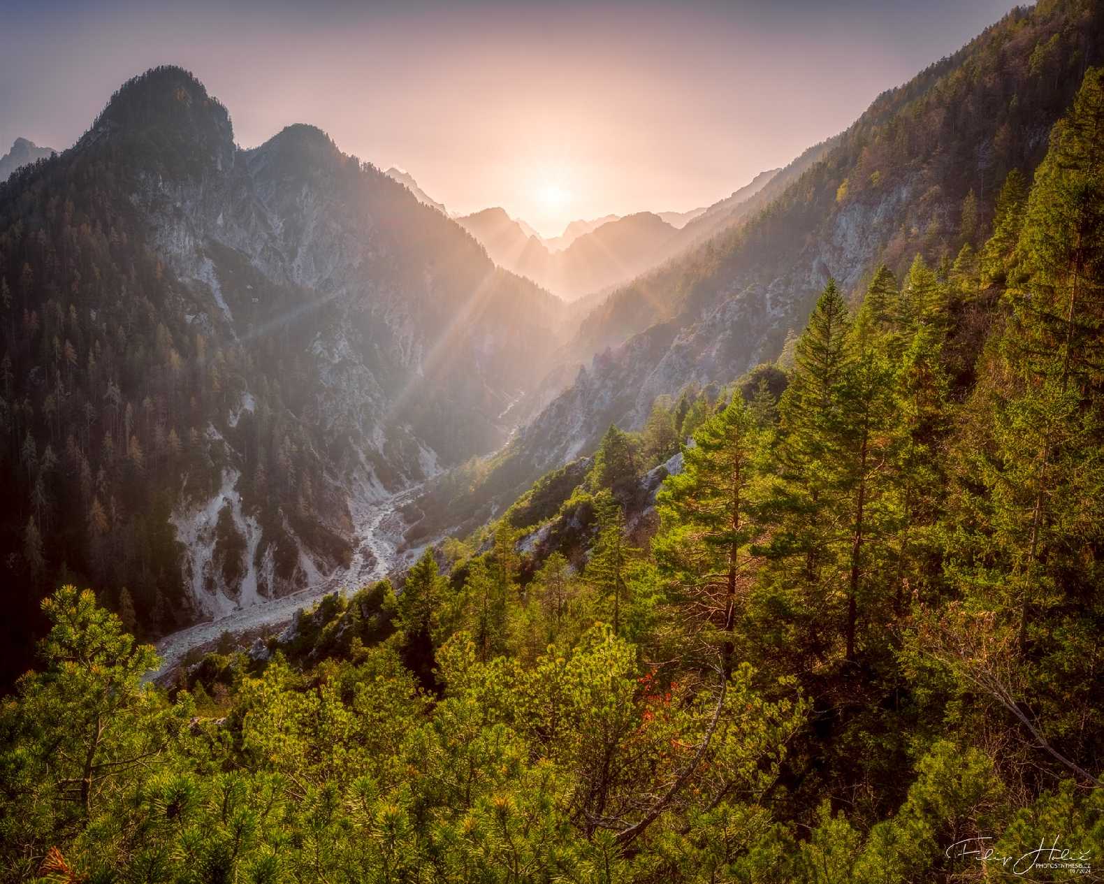 Čemeřicovou stezkou za západem slunce - Foto Filip Holič 0425