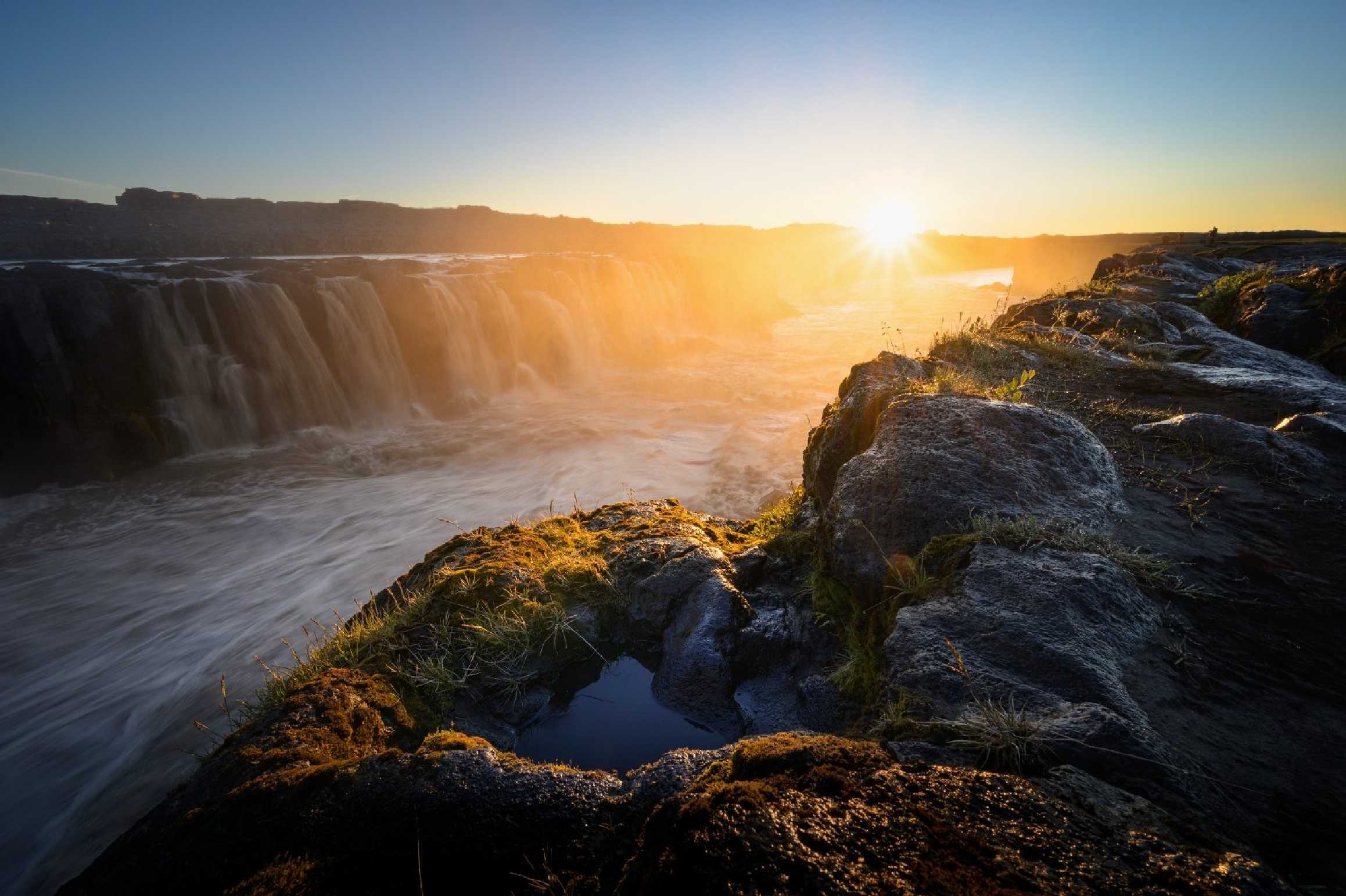 Západ sluníčka u vodopádu Selfoss - Foto Petr Kovář 0625