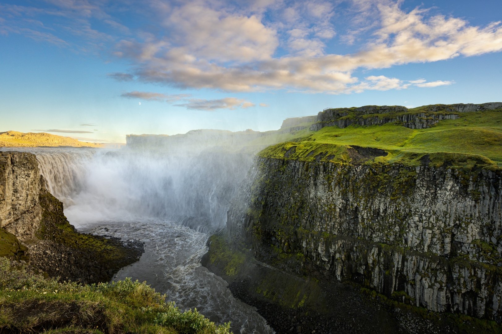 U vodopádu Dettifoss - Foto Petr Kovář 0725 (1)