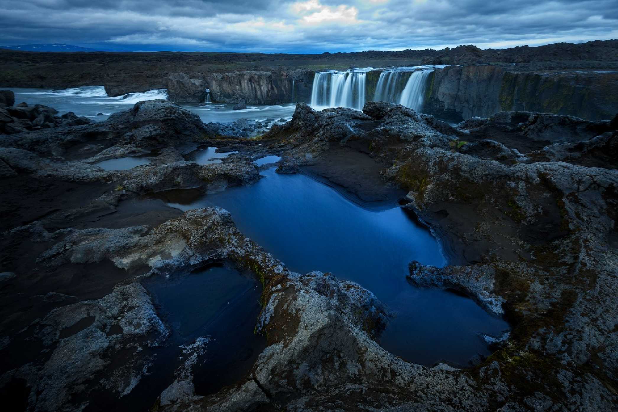 Půlnoční vodopád Hrafnabjargafoss - dolní část - Foto Petr Kovář 0825