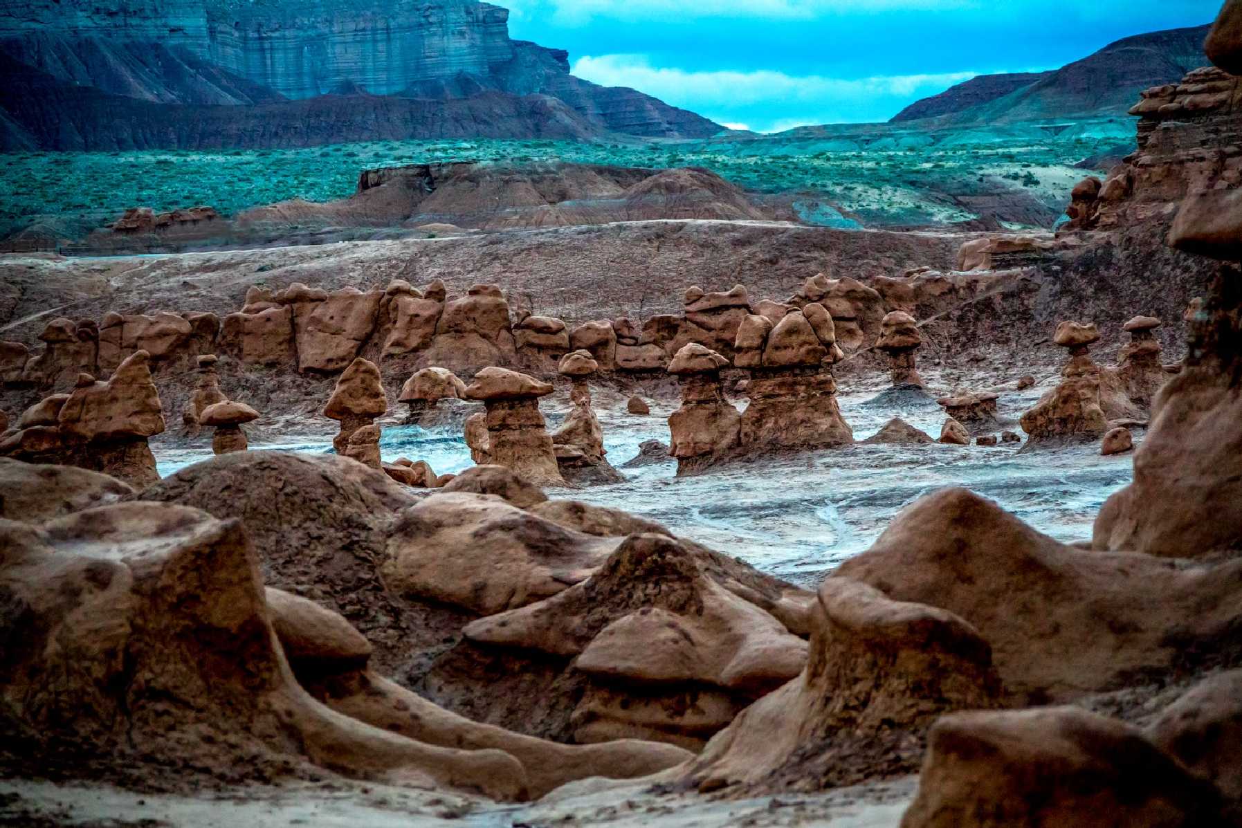 Když zajde slunce v Goblin Valley - Foto Ladislav Hanousek 1025 (1)