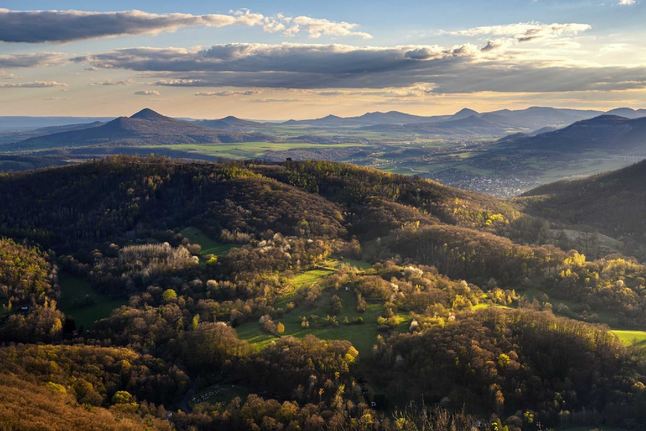 Podvečer ve Verneřickém středohoří - Foto Petr Kovář 0422 (4)