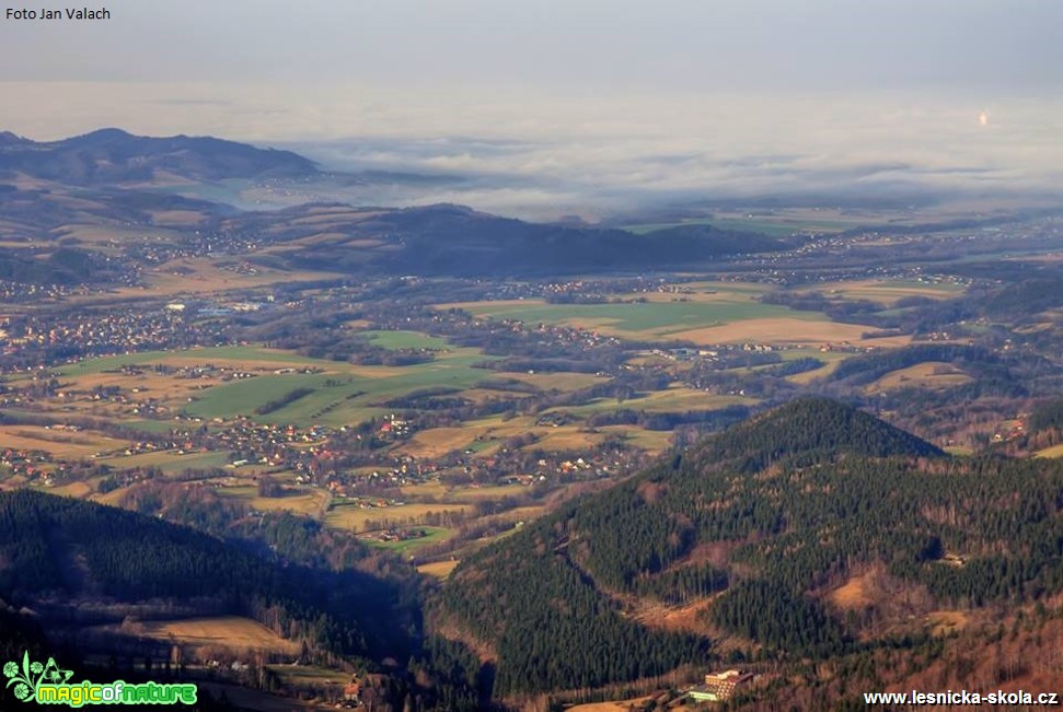 V Beskydech krásně a Ostrava ve smogu - Foto Jan Valach