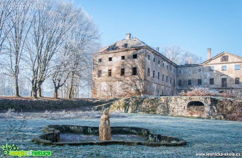 Bílá paní zámek opouští - Foto Filip Holič